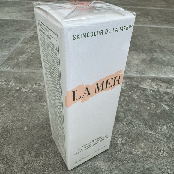 THE SOFT FLUID LONG WEAR FOUNDATION BROAD SPECTRUM SPF 20 NWT 160 CREME - Picture 4 of 9